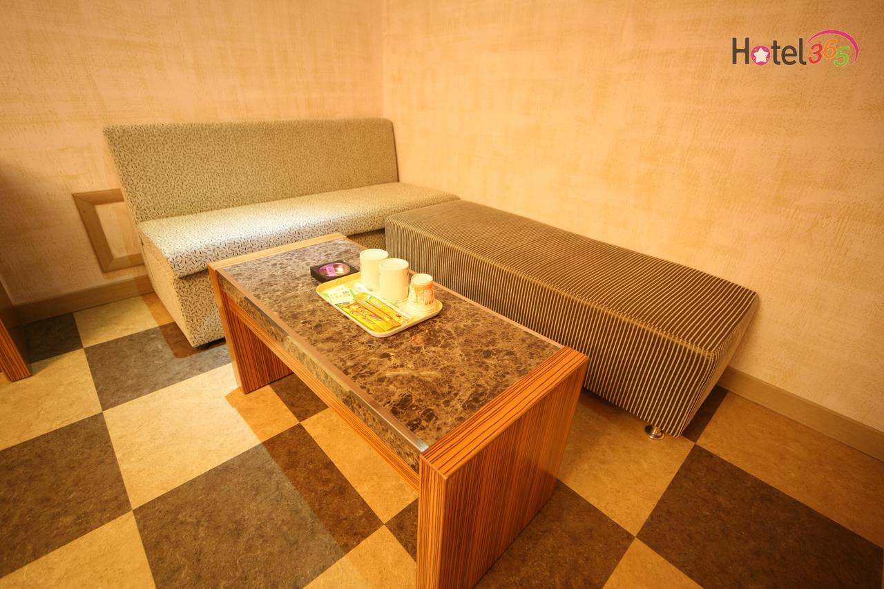 Chuncheon Myeongdong Hotel מראה חיצוני תמונה